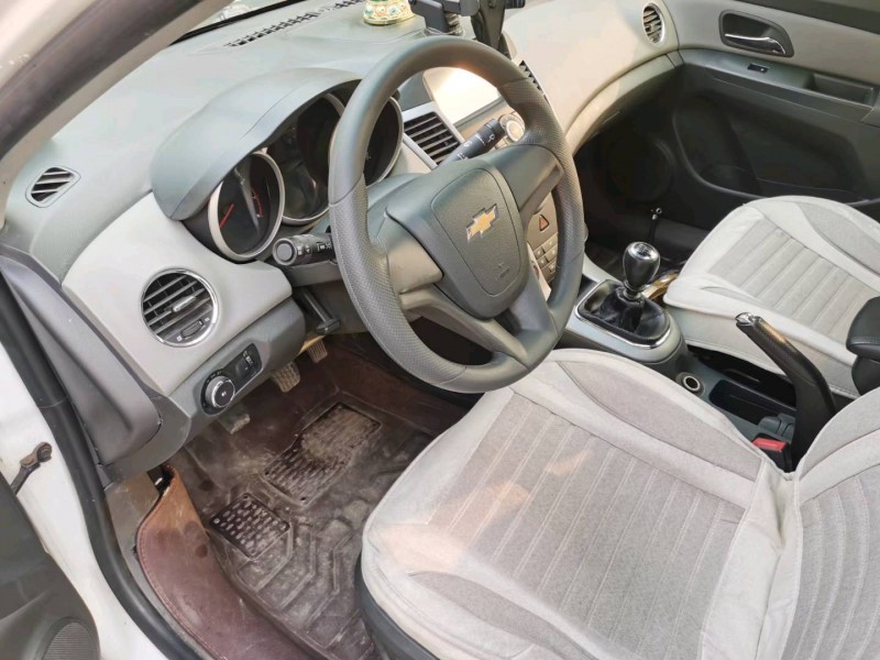 保定13年雪佛兰科鲁兹8