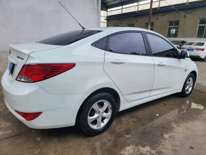 邯郸16年现代瑞纳4