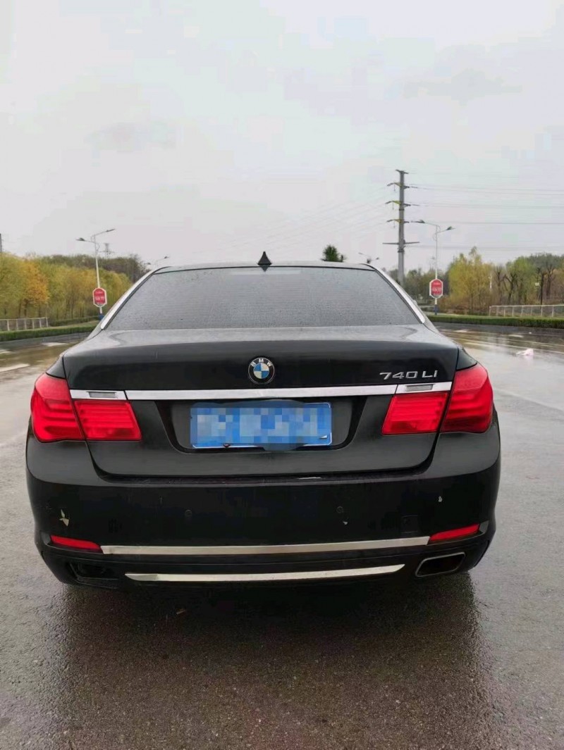 东营12年宝马7系8