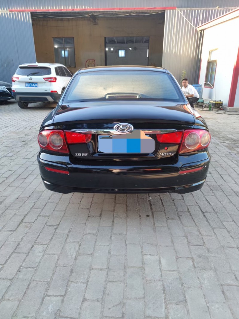 保定16年现代名驭8