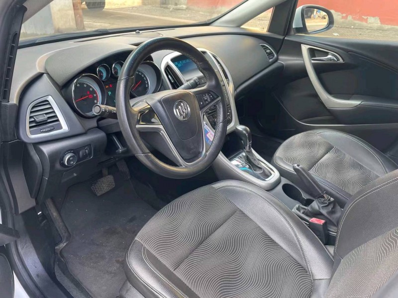 保定11年别克英朗4