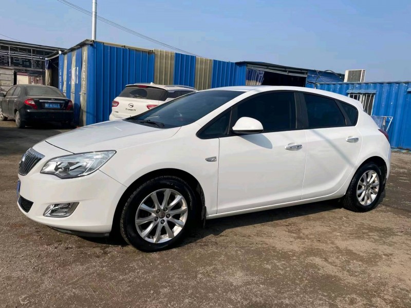 保定11年别克英朗3