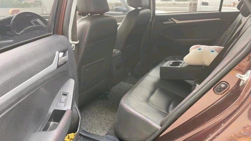 保定16年吉利帝豪5