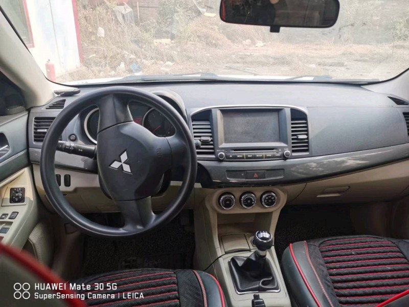 保定12年三菱翼神8