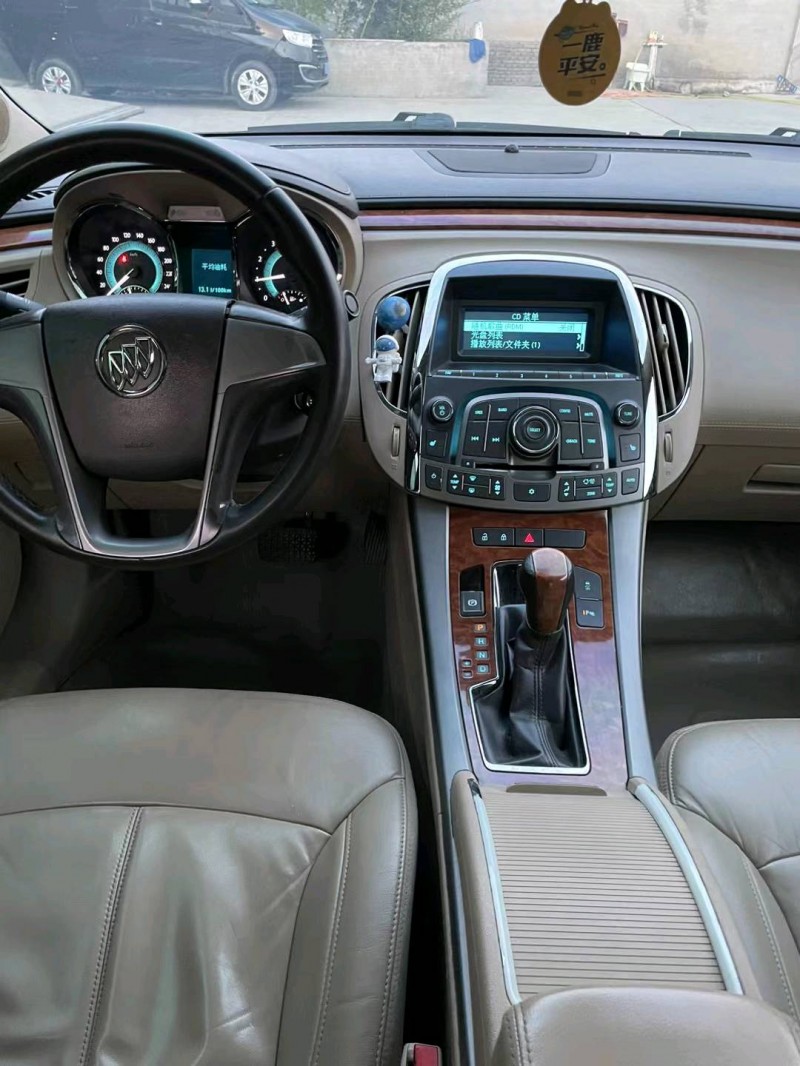 保定10年别克君越4