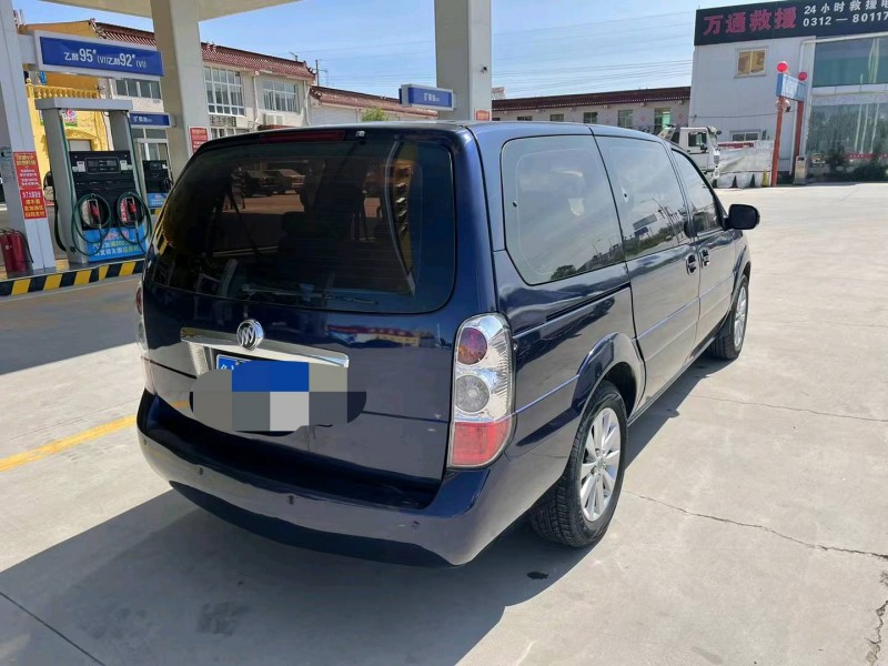 保定13年别克陆尊2