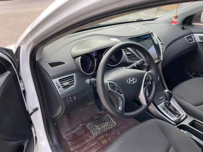 保定16年现代朗动6