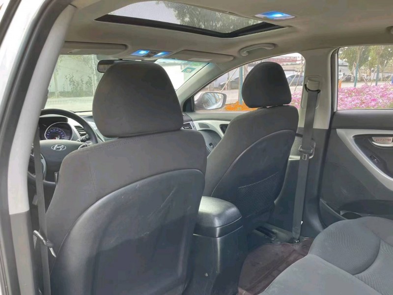 保定16年现代朗动2