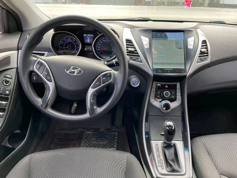 保定16年现代朗动3