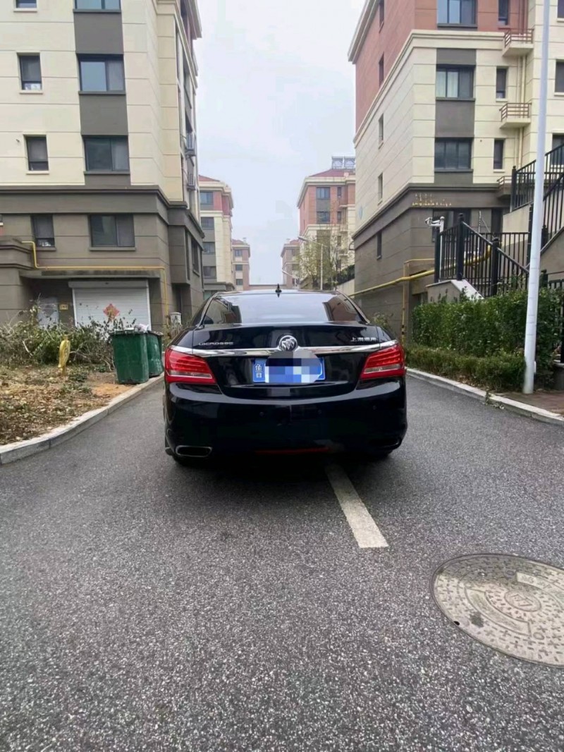 青岛14年别克君越9