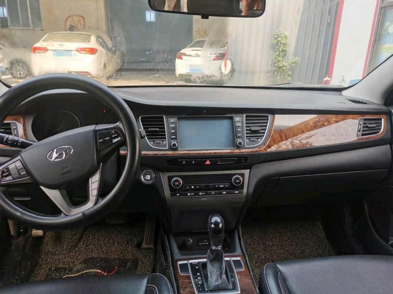 保定15年现代名图4