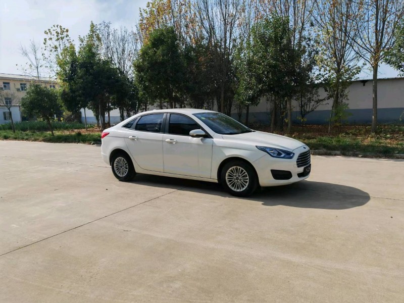 北京17年福特福睿斯3