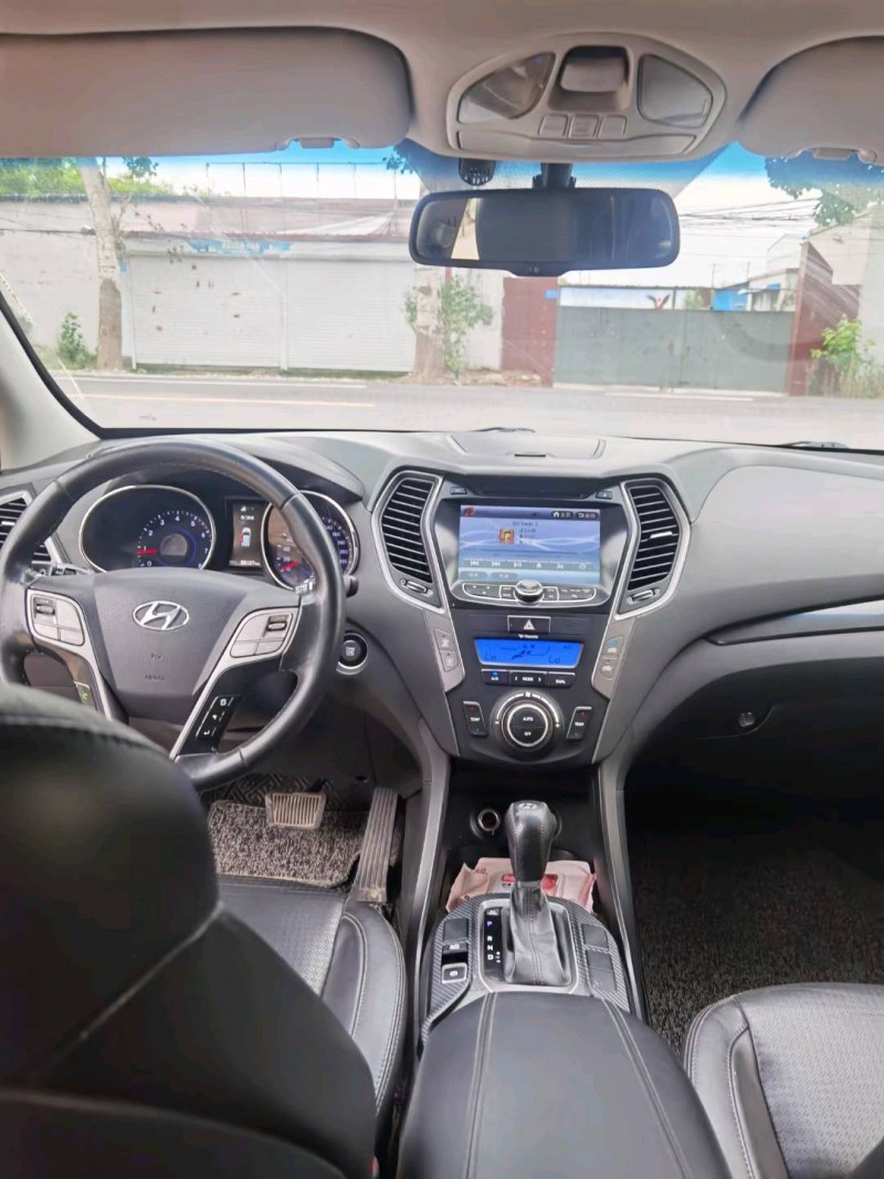 保定13年现代新胜达5