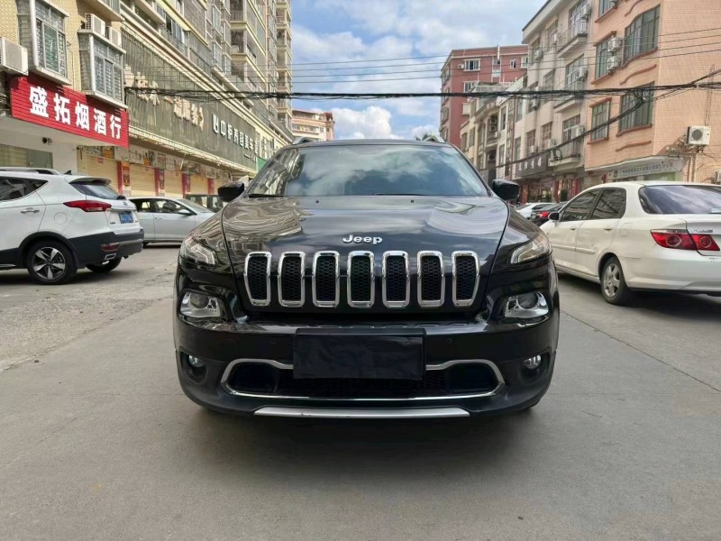 珠海18年Jeep自由光1