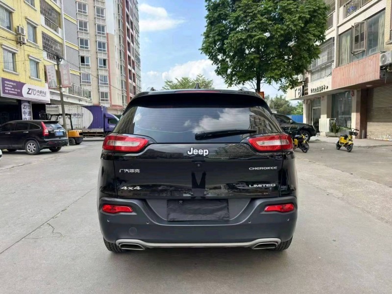 珠海18年Jeep自由光2