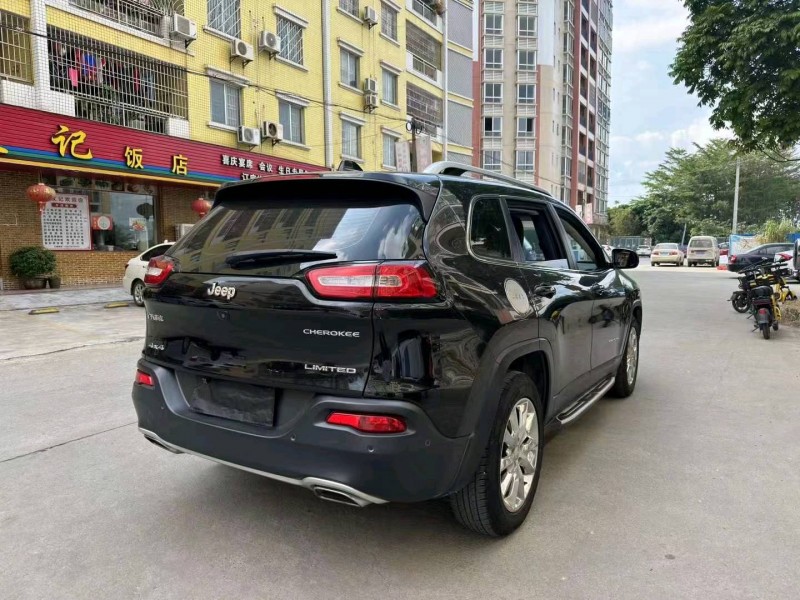 珠海18年Jeep自由光5