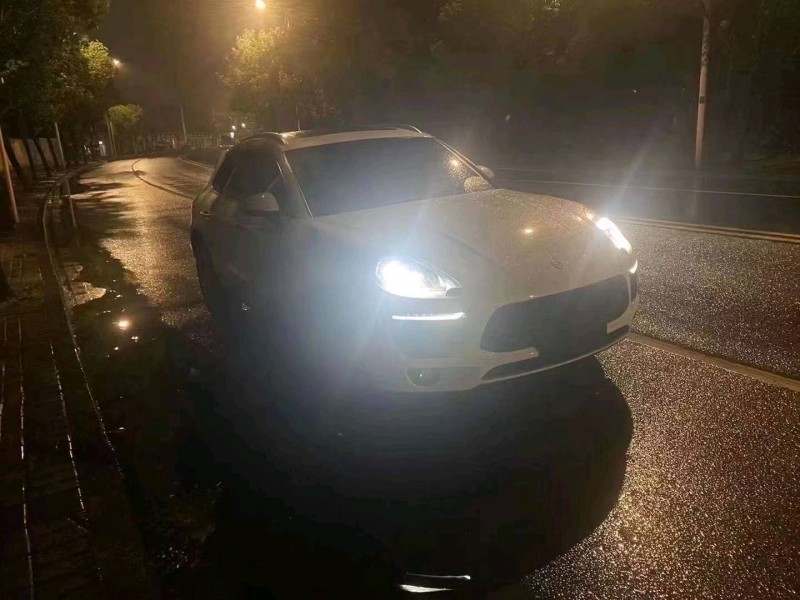苏州15年保时捷Macan1