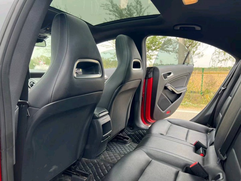 徐州17年奔驰CLA7