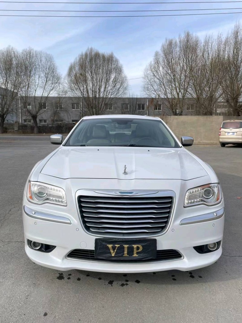 沈阳13年克莱斯勒300C2