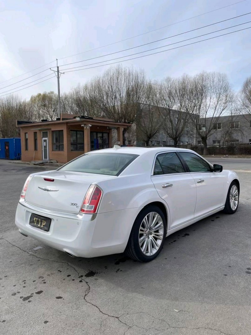 沈阳13年克莱斯勒300C5