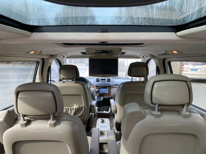 沈阳11年奔驰唯雅诺4