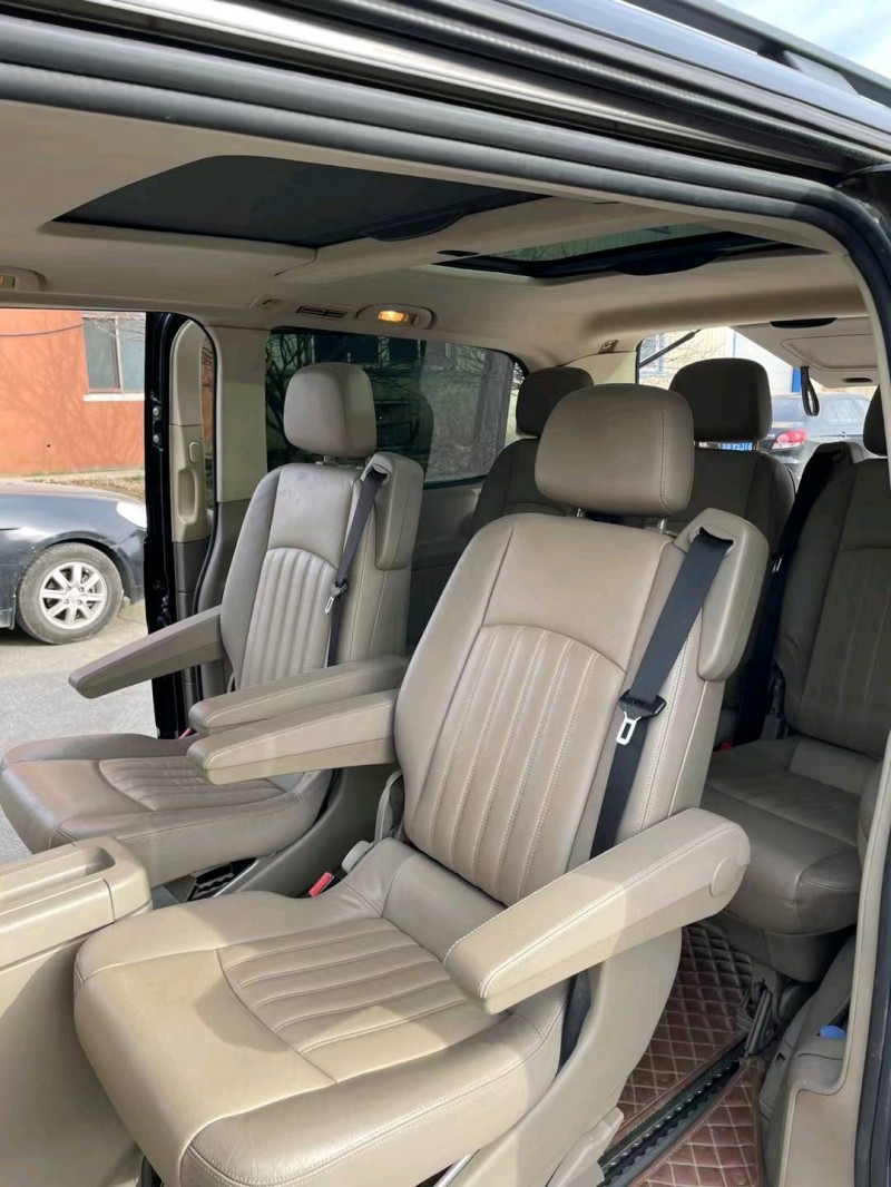 沈阳11年奔驰唯雅诺5