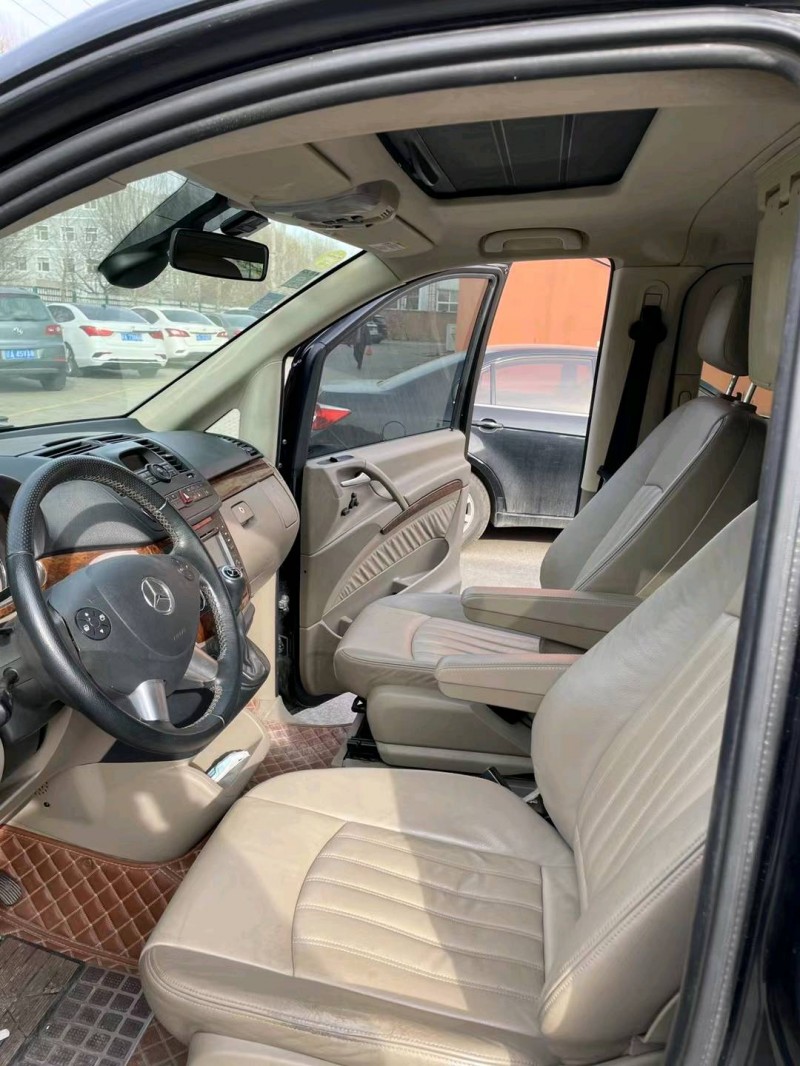 沈阳11年奔驰唯雅诺8