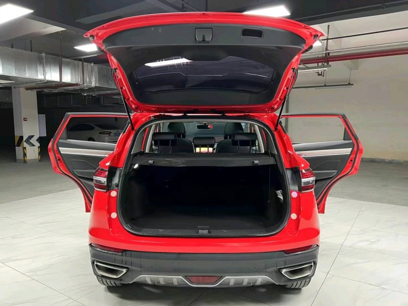 成都19年吉利缤越5