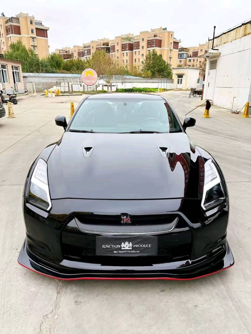 保定10年日产GT-R1
