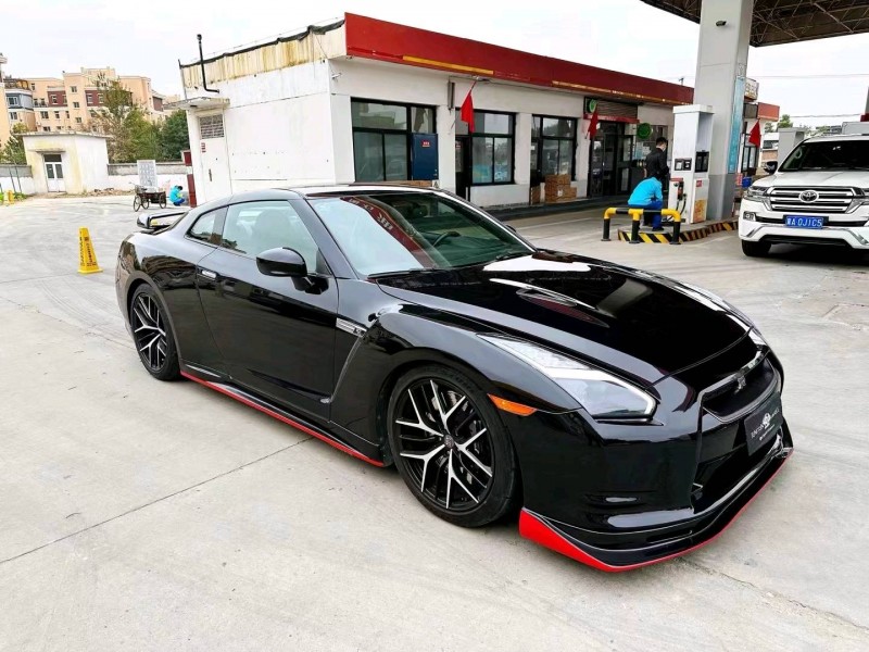 保定10年日产GT-R2