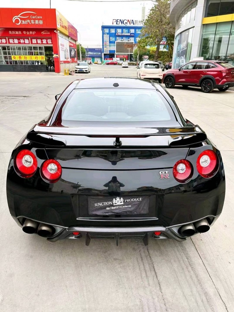 保定10年日产GT-R9