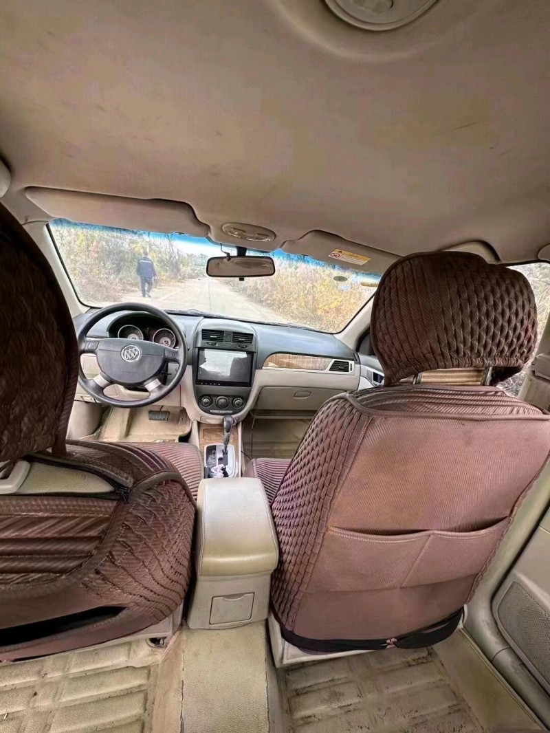 青岛15年别克凯越4