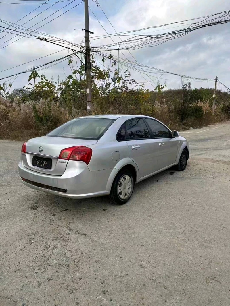 青岛15年别克凯越3