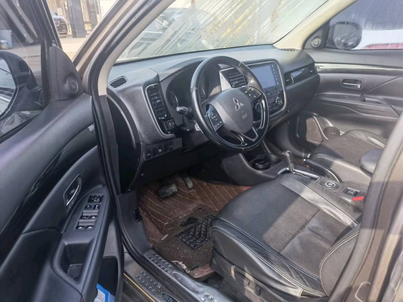 邯郸16年三菱欧蓝德2