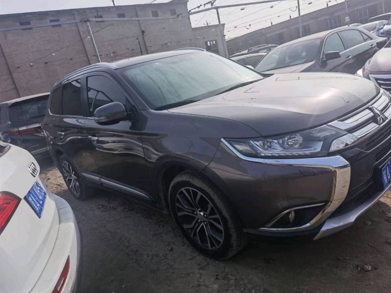 邯郸16年三菱欧蓝德1