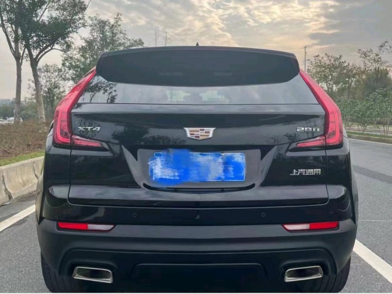 常州20年凯迪拉克XT44
