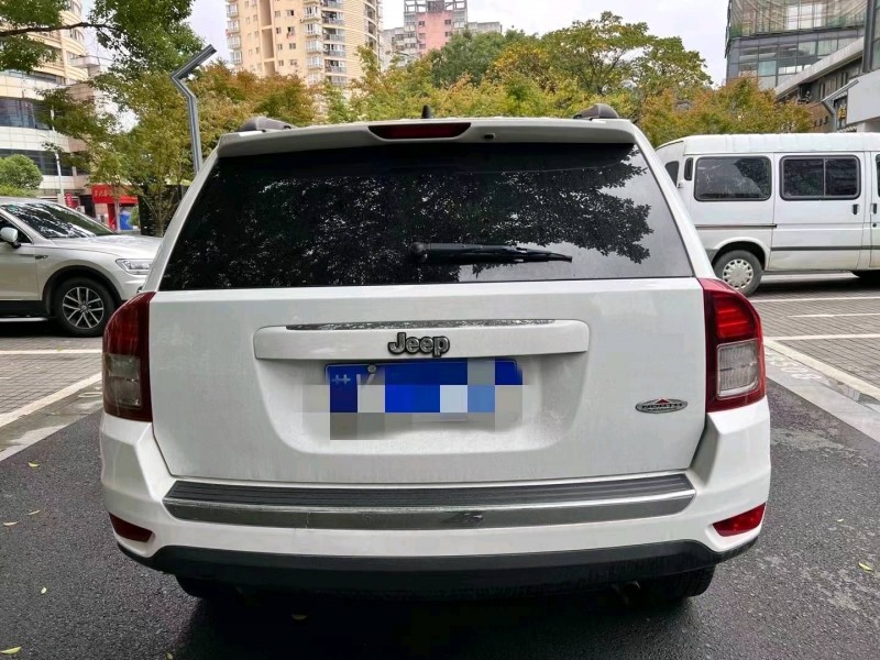 嘉兴14年Jeep指南者9