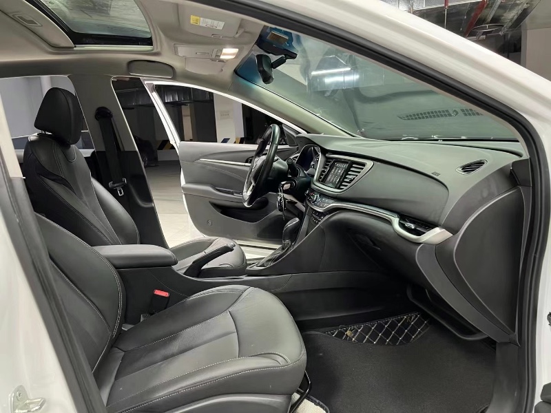 成都20年别克英朗8