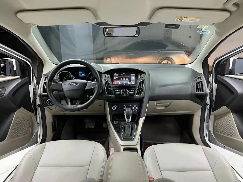 成都17年福特福克斯6