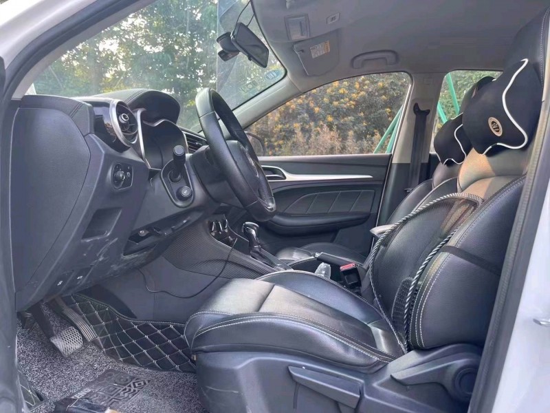 济宁18年名爵ZS5