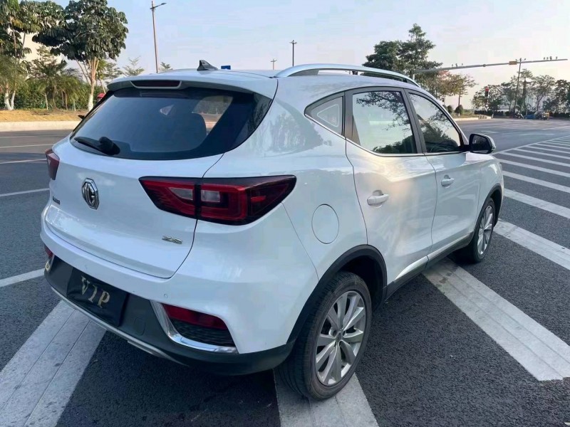 济宁18年名爵ZS6