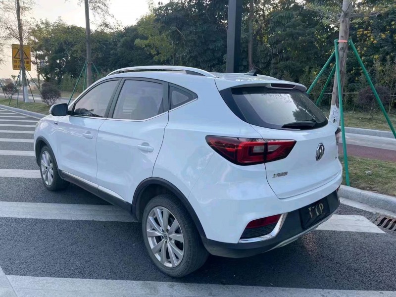 济宁18年名爵ZS7