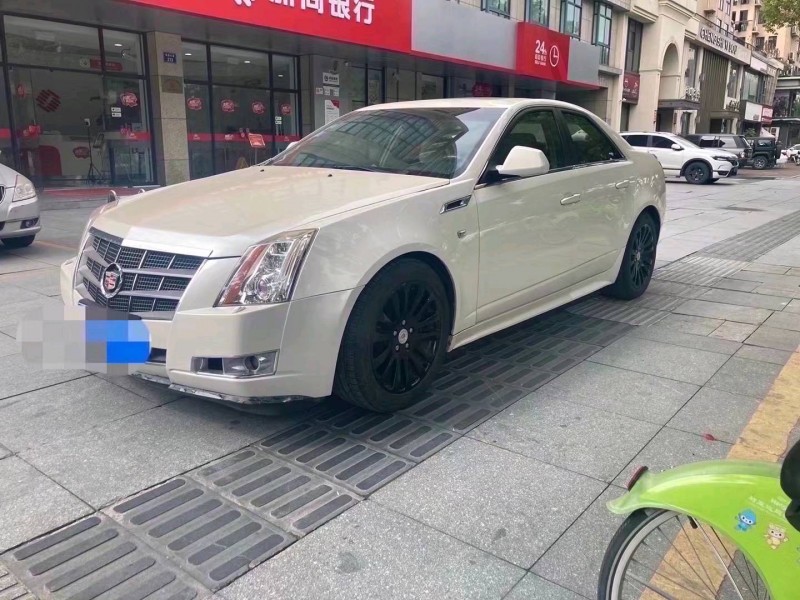 嘉兴12年凯迪拉克CTS9
