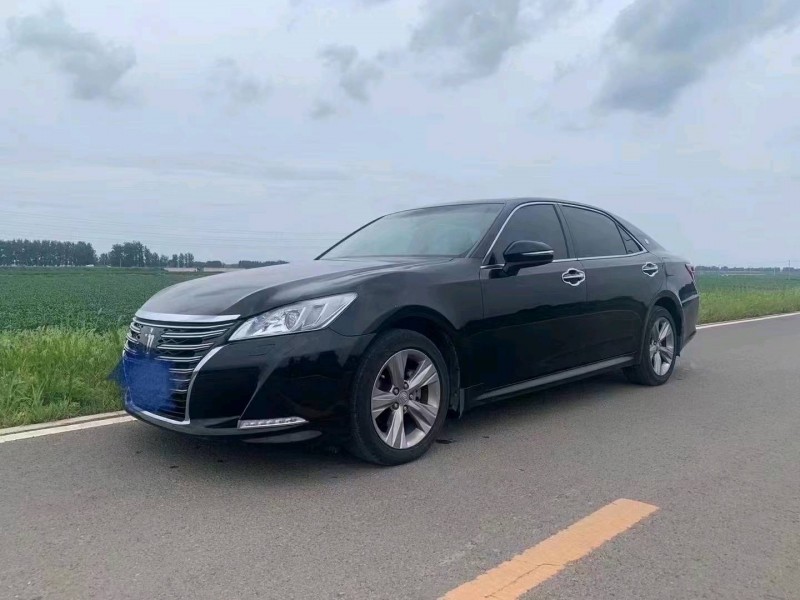 北京16年丰田皇冠8