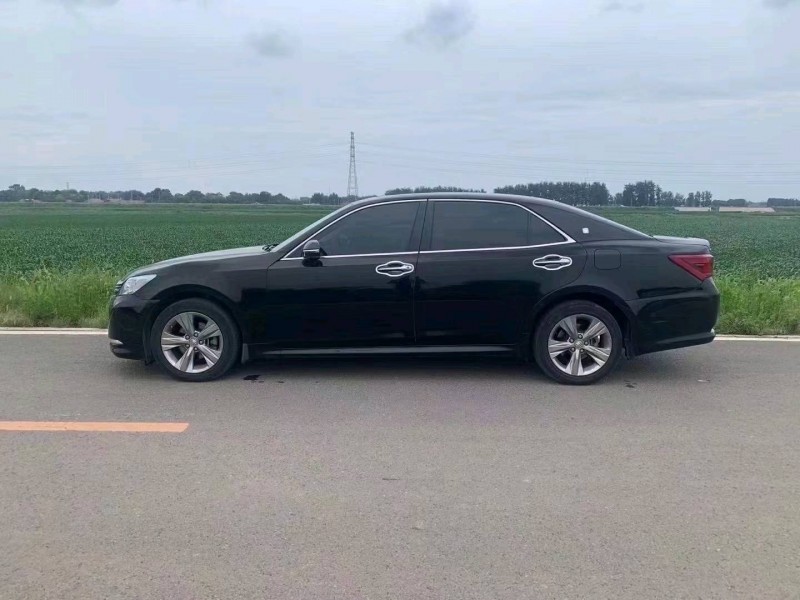 北京16年丰田皇冠6