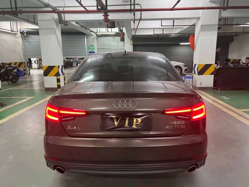 成都18年奥迪A4L7