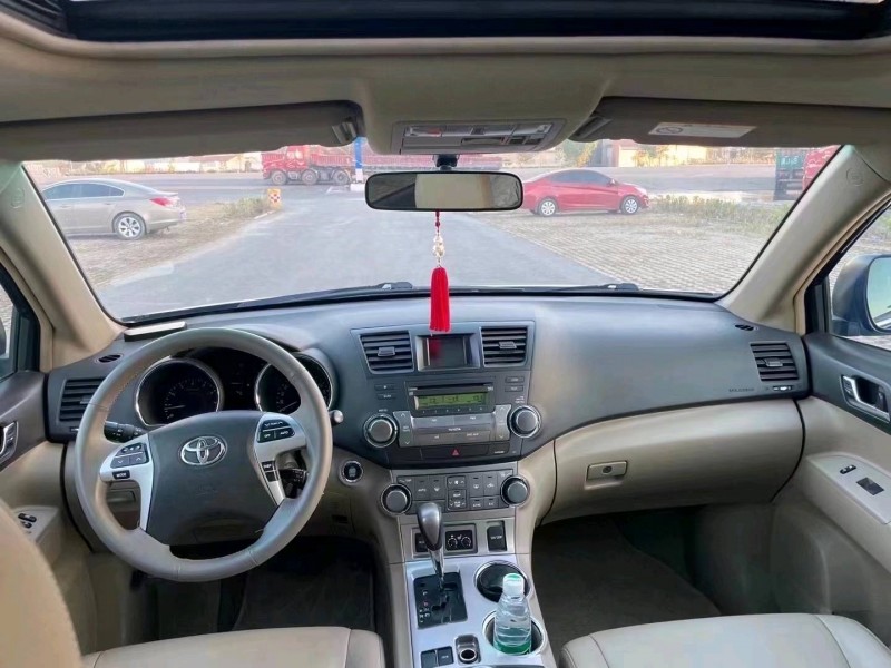 保定13年丰田汉兰达4