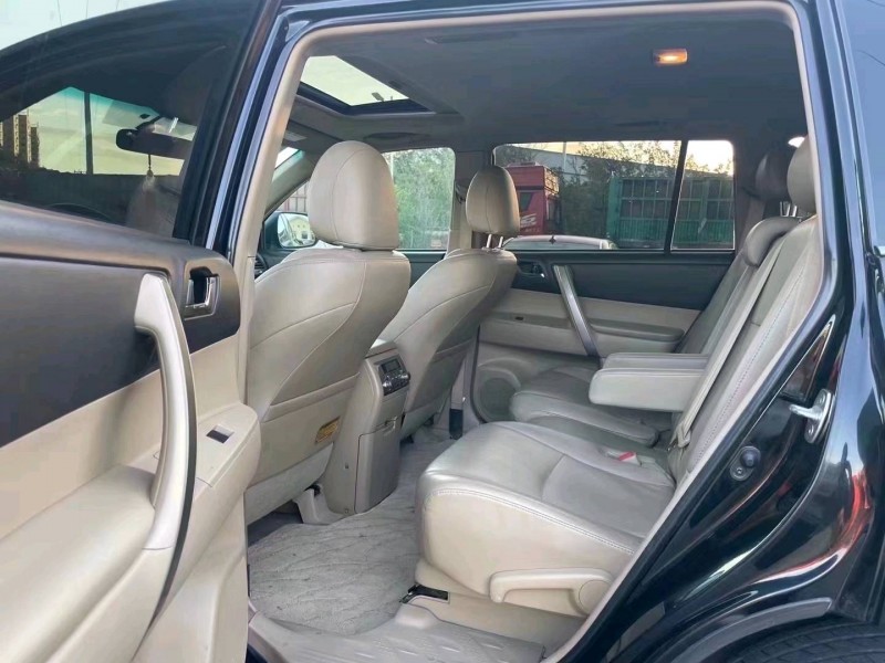 保定13年丰田汉兰达6