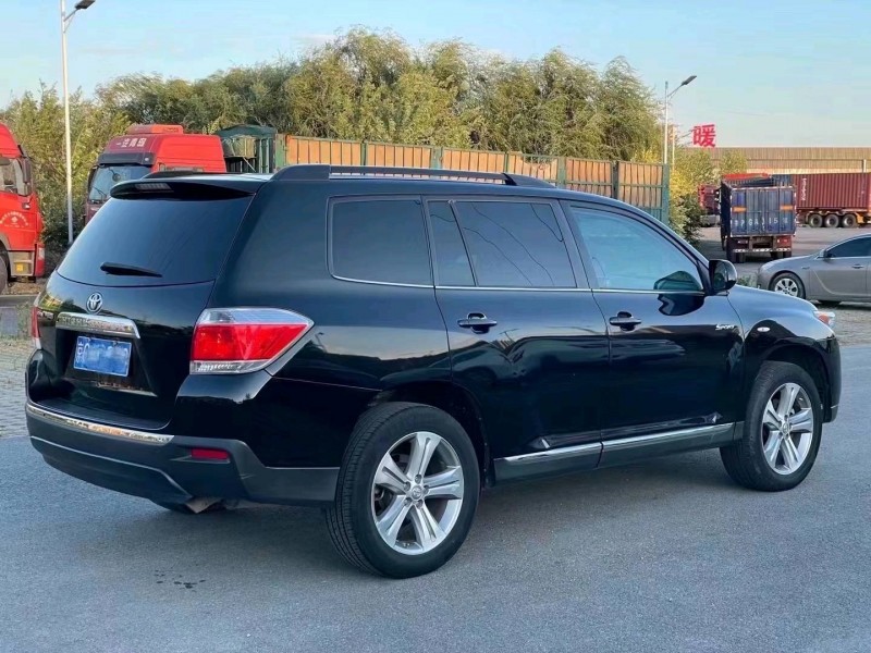 保定13年丰田汉兰达8