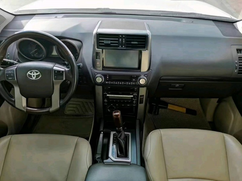 东莞12年丰田普拉多4